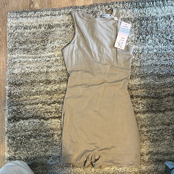 Oh polly tan high neck romper - Picture 1 of 3